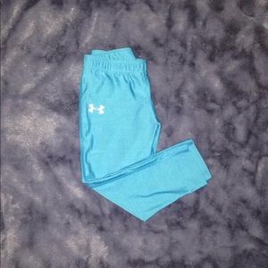 blue kids under armour crop leggings